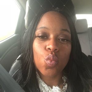 Meet your Posher, Candace